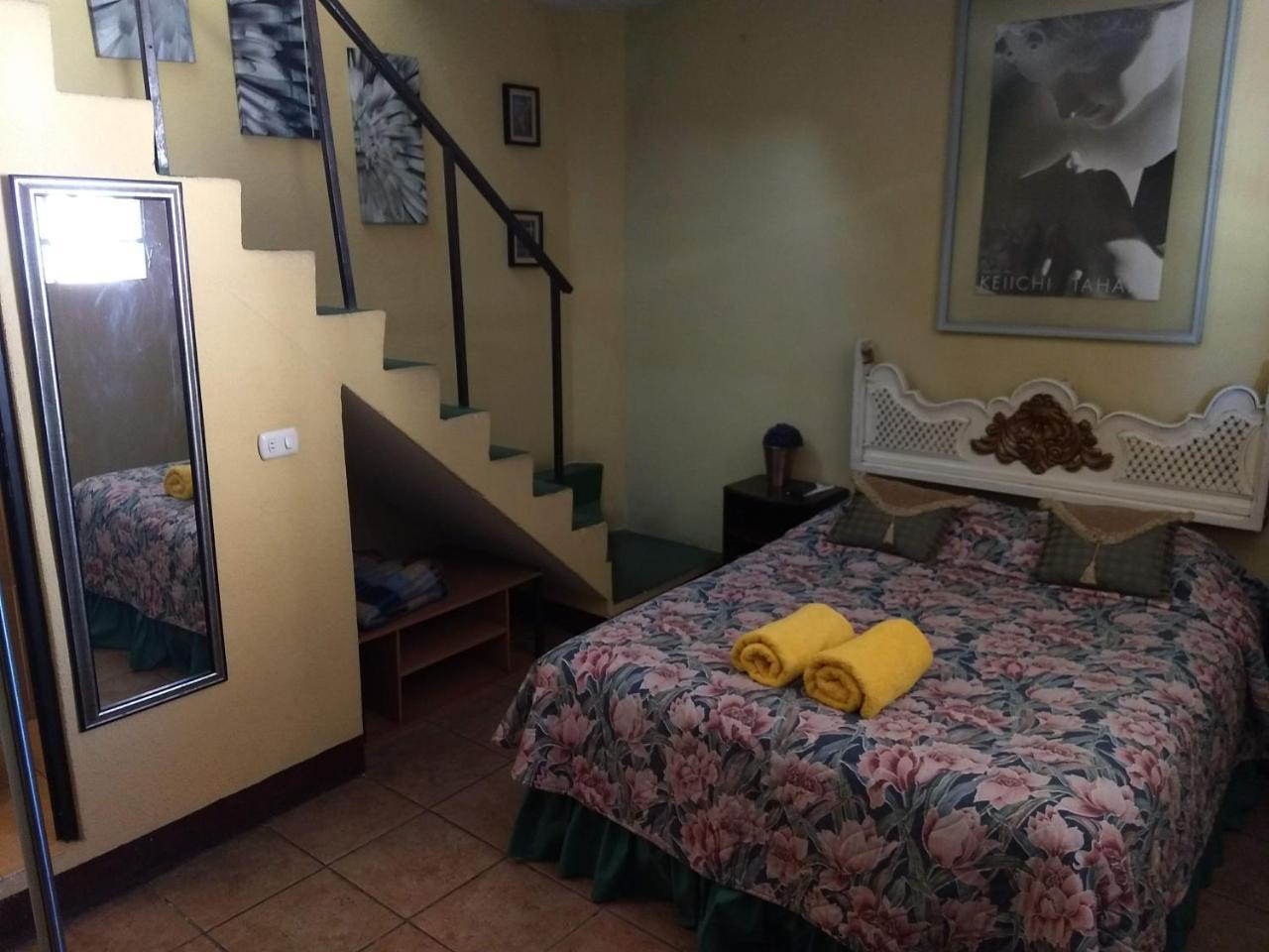 Give House Bed and Breakfast Guatemala Exterior foto