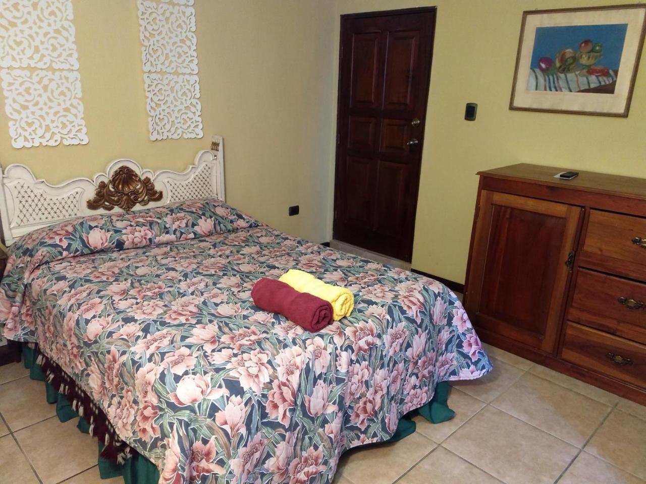 Give House Bed and Breakfast Guatemala Exterior foto